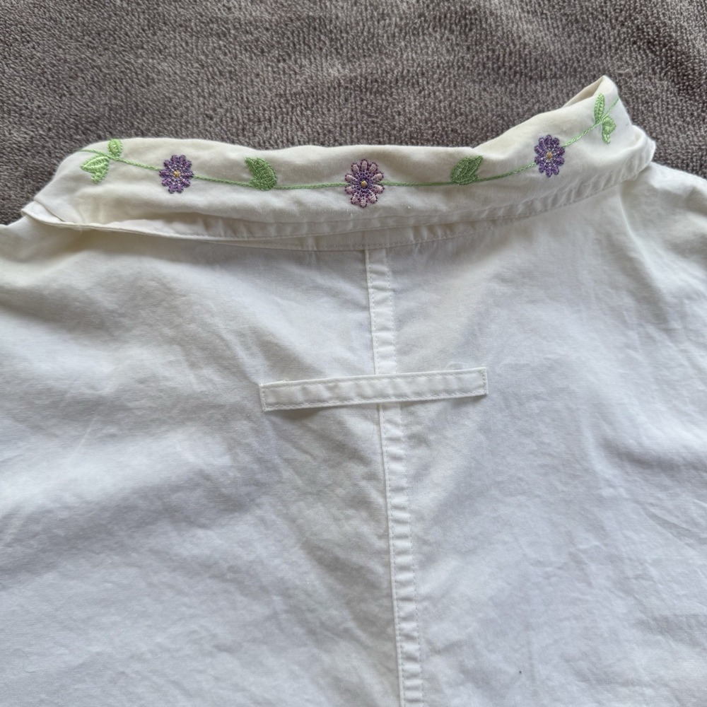 Vintage Disney Store Lady Embroidered Button Shirt Womens 2X Cotton White - Picture 13 of 13